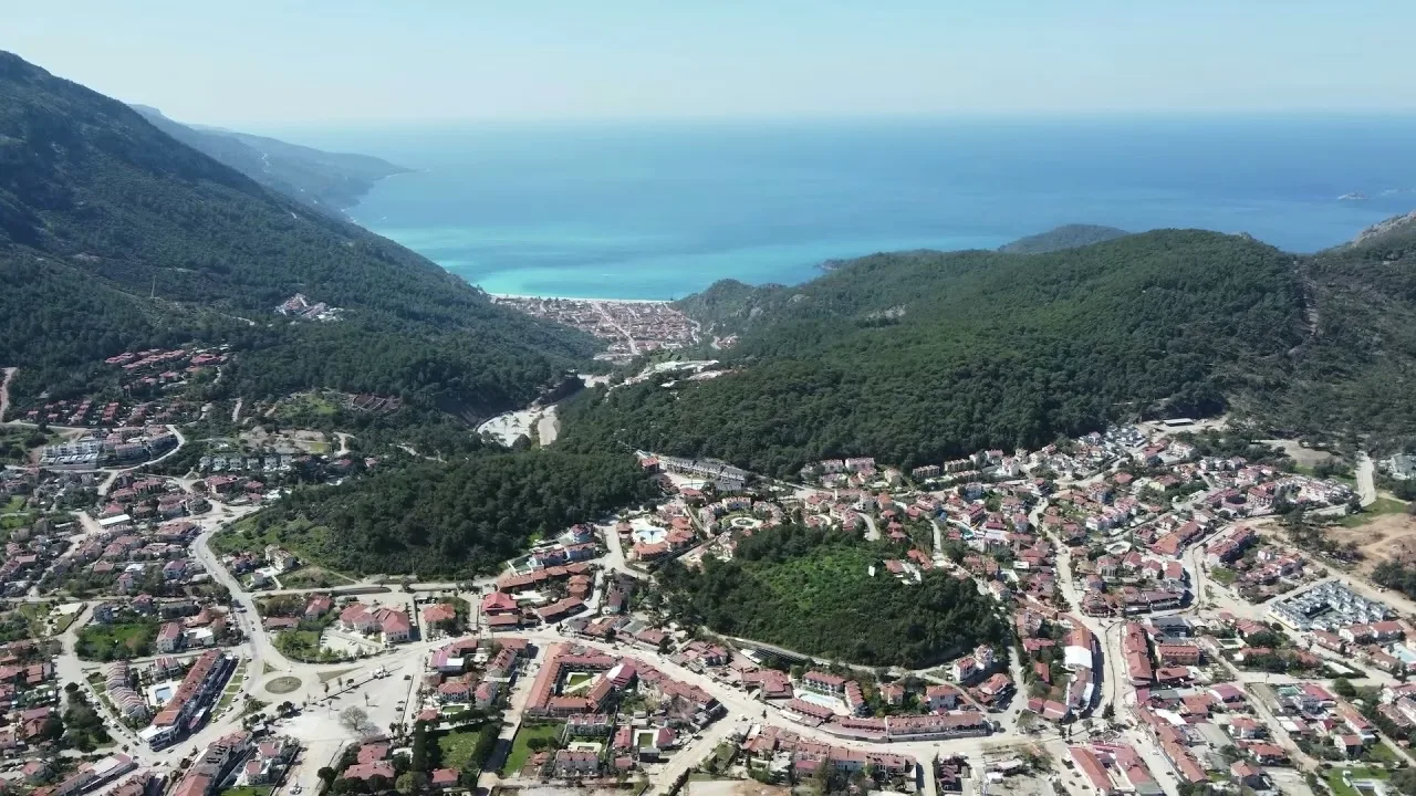 Холмистые виллы и применения внешнего фасада в Оваджике